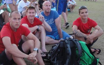 Round 10 in Dubai 2012 live on DZ-TV with team mate Andy Grauwels, mentor Sven Ibens and alternate Jeroen "Bob" Nollet